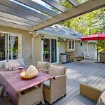 Stroudsburg Home With Hot Tub And Game Room!