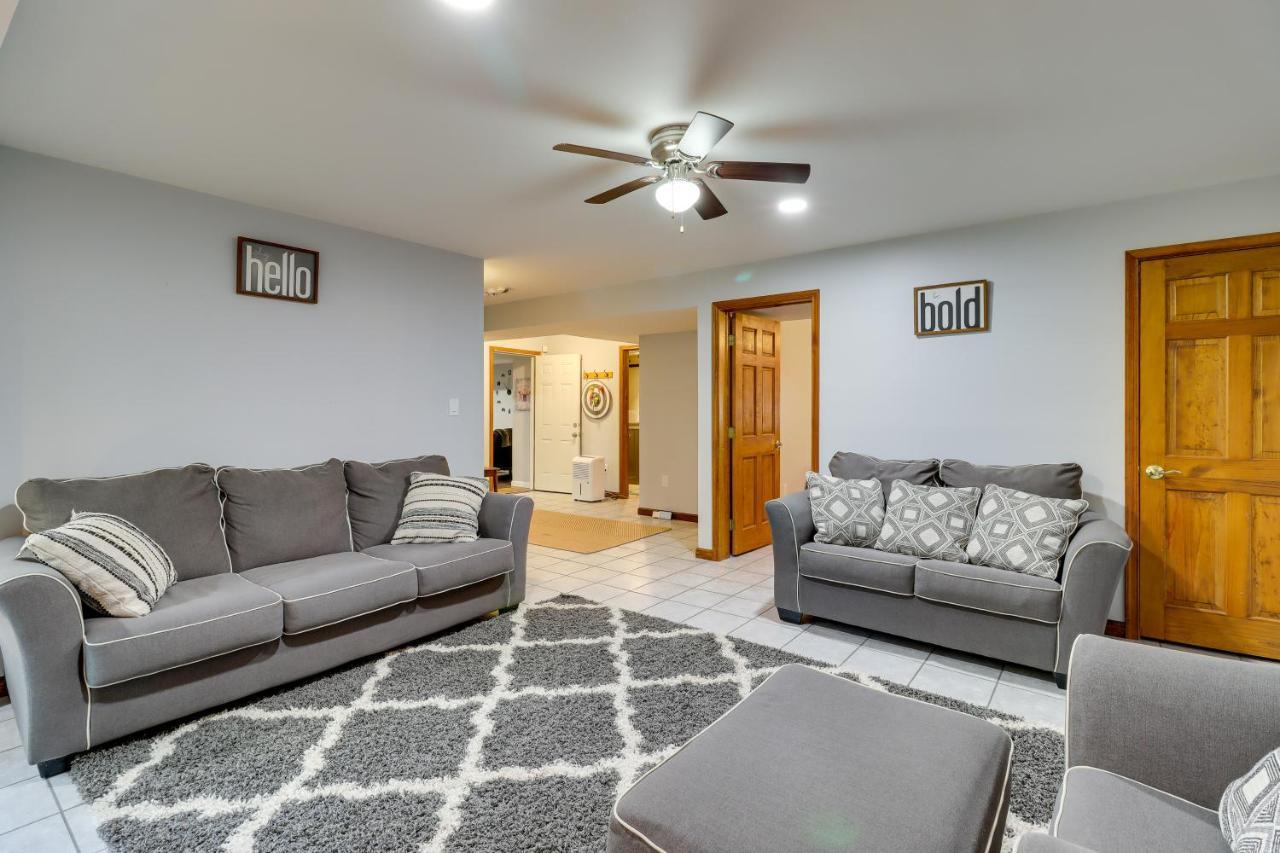 With Hot Tub And Game Room! * Stroudsburg