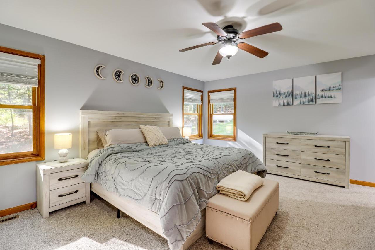 Holiday home With Hot Tub And Game Room! Stroudsburg