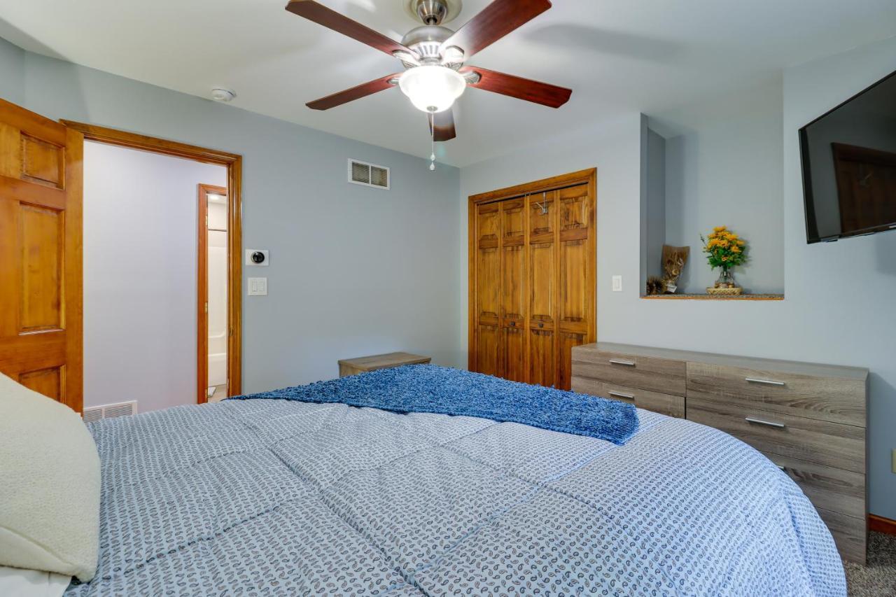 Holiday home With Hot Tub And Game Room! Stroudsburg